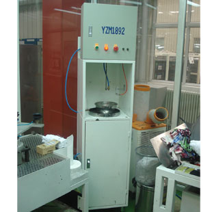 自動噴膠機(jī)